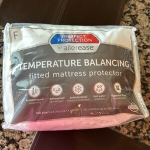 Allerease Full Size Mattress cover fitted cool touch mattress protector